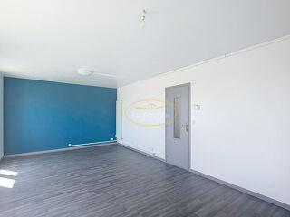  Appartement à louer 3 pièces 65 m²