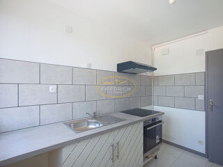  Appartement à louer 3 pièces 65 m²