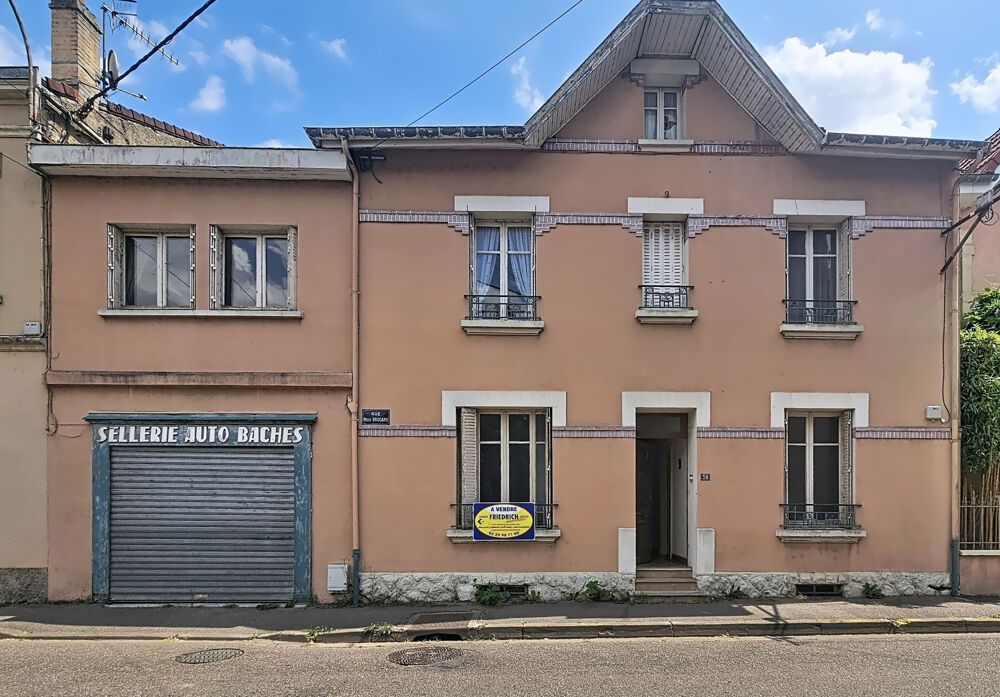 MAISON DE VILLE - BEAU POTENTIEL