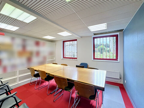   LOCAUX PROFESSIONNELS EN REZ-DE-CHAUSSEE 