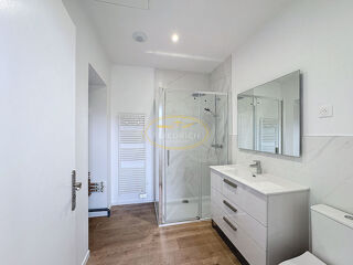  Appartement à louer 2 pièces 56 m²