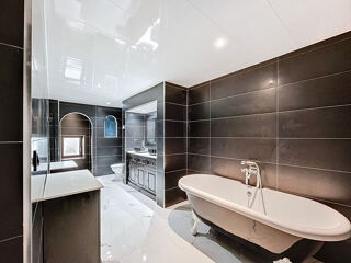  Maison  vendre 8 pices 201 m