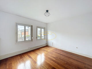  Appartement à louer 4 pièces 92 m²