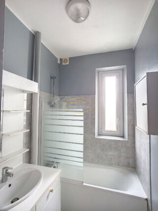  Appartement à louer 3 pièces 61 m²