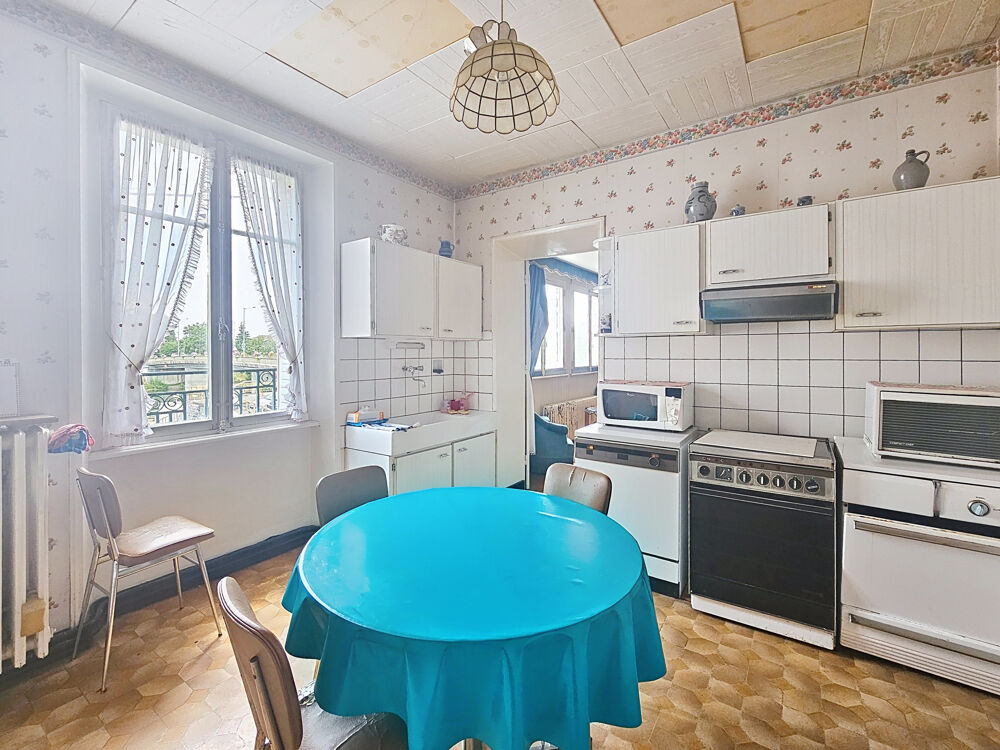 MAISON DE VILLE - BEAU POTENTIEL
