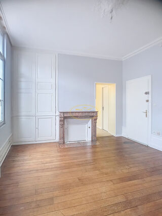  Appartement à louer 2 pièces 45 m²
