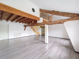  Appartement à louer 4 pièces 90 m²