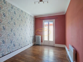  Appartement à louer 6 pièces 160 m²