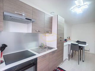  Appartement à louer 4 pièces 123 m²