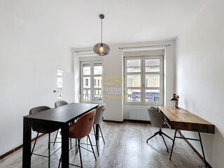  Appartement à louer 1 pièce 37 m²