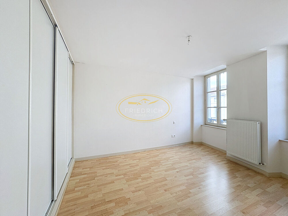 SPACIEUX APPARTEMENT F4 DE 112 m2 EN PLEIN COEUR DE COMMERCY !