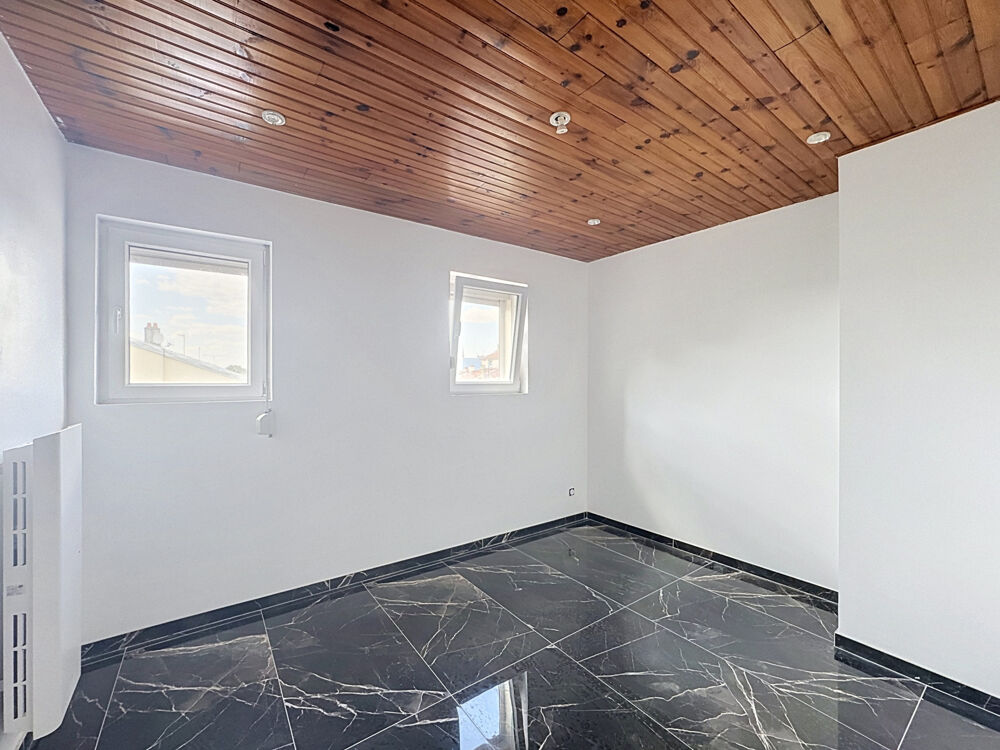 Appartement entiérement rénové à COMMERCY !