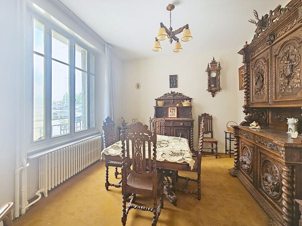 MAISON DE VILLE - BEAU POTENTIEL