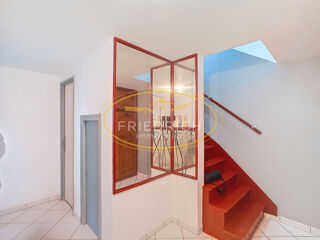  Maison à louer 6 pièces 138 m²