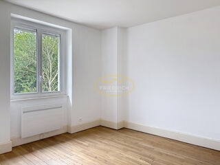  Appartement à louer 3 pièces 86 m²