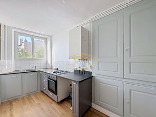  Appartement à louer 4 pièces 113 m²