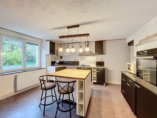  Maison  vendre 8 pices 201 m