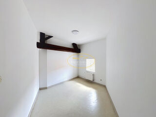  Appartement à louer 4 pièces 80 m²