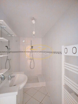  Maison à louer 6 pièces 138 m²