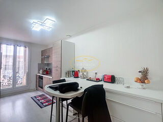  Appartement à louer 4 pièces 123 m²