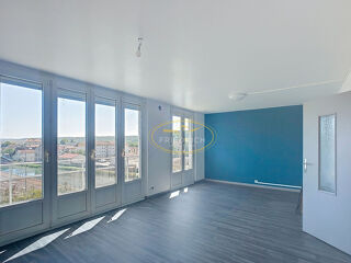 Appartement à louer 3 pièces 65 m²