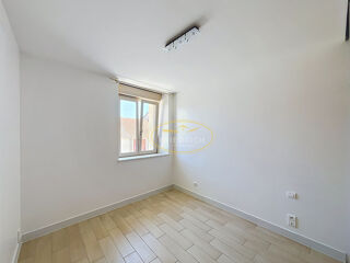  Appartement à louer 3 pièces 78 m²