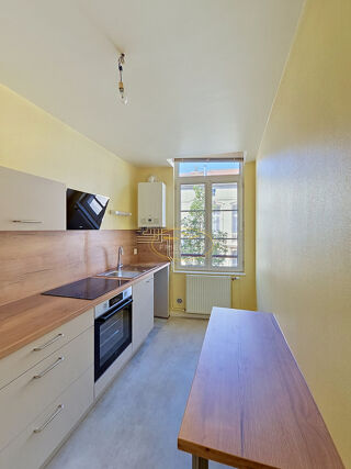  Appartement à louer 2 pièces 45 m²
