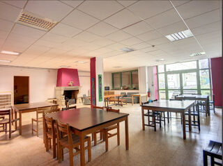  Immeuble à vendre 15 + pièces 1500 m²