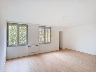  Appartement à louer 3 pièces 72 m²