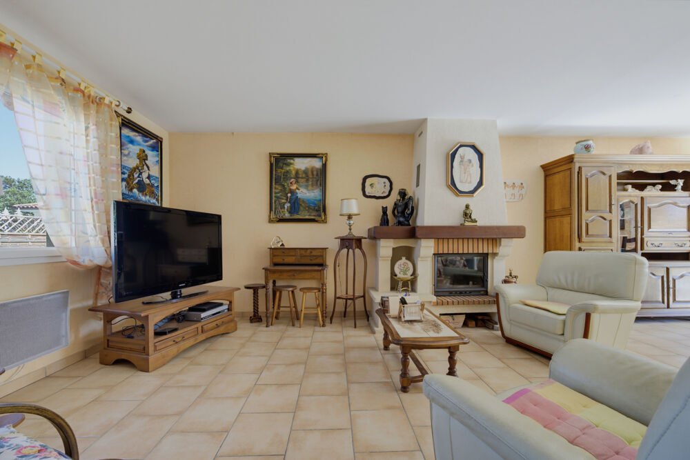 Lanton Maison avec dépendance et terrain de plus de 1000 m2 à proximité du Bassin