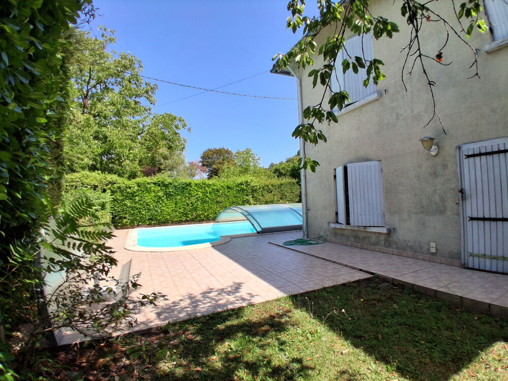 Maison de plain-pied avec piscine, deuxième logement indépendant en rez-de-jardin