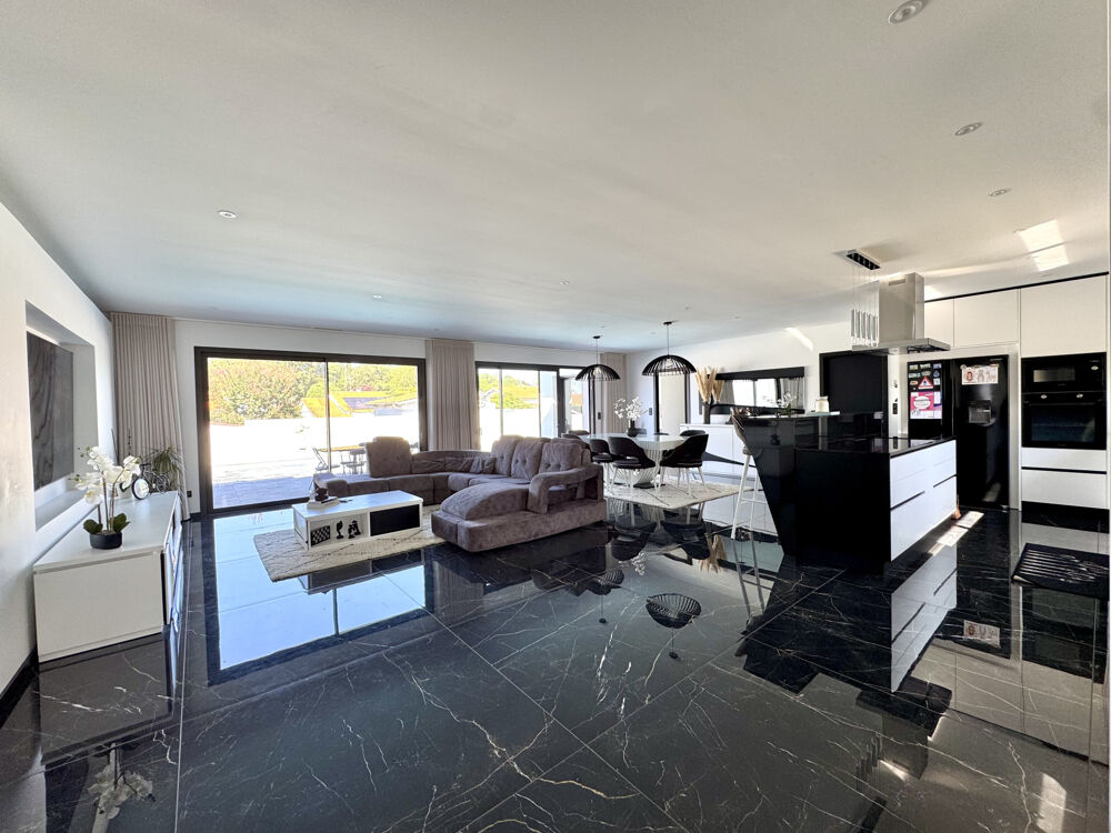 Maison contemporaine de 145m2 avec piscine Camblanes-et-Meynac