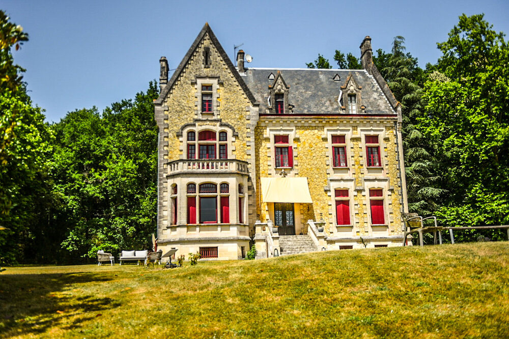 Manoir d'Exception du XIX siècle au coeur du Périgord Blanc, 9 chambres, domaine de plus de 6 hectares