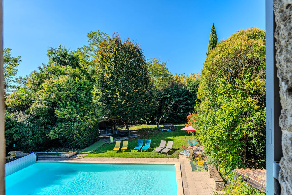 Magnifique propriété de 500 m2 sur parc de 7 200 m2