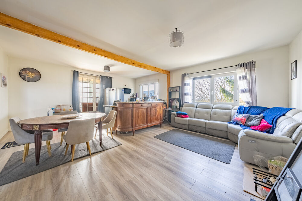 Maison années 70's de 150 m2 et son grand terrain clôturé au calme
