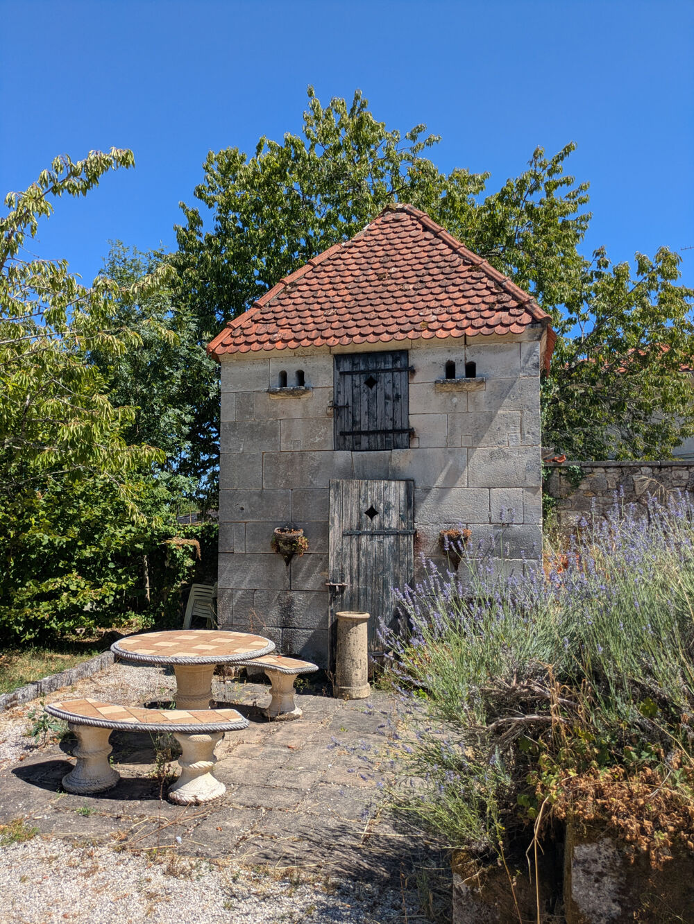Maison bourgeoise, 210 m2, dépendances, jardin, Mareuil-en-Périgord.