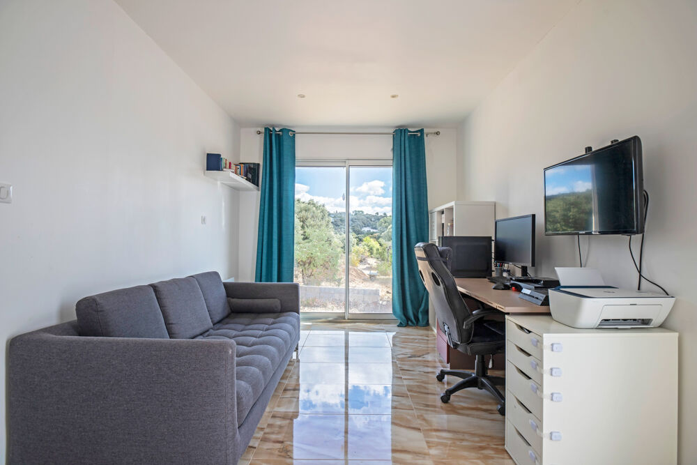 Vente Maison 34270 CLARET   40MIN MONTPELLIER CENTRE- MAISON DE PLAIN PIED DE 200 M2 AU CALME SUR TERRAIN DE 4000M2 Claret