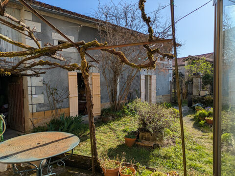   Maison en pierre à rénover avec 6 000 m2 de terrain   Périgord Vert Maison - 7 pièce(s) - 131 m²