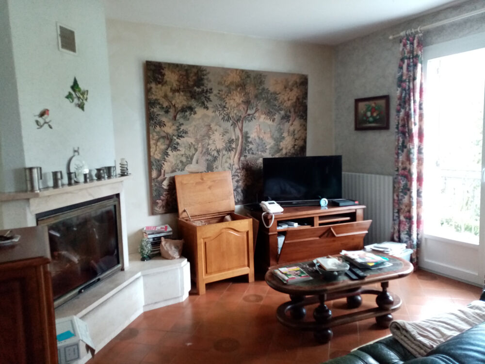 Maison de plain-pied sur sous-sol avec appartement en rez-de-jardin sur terrain 6000 m2