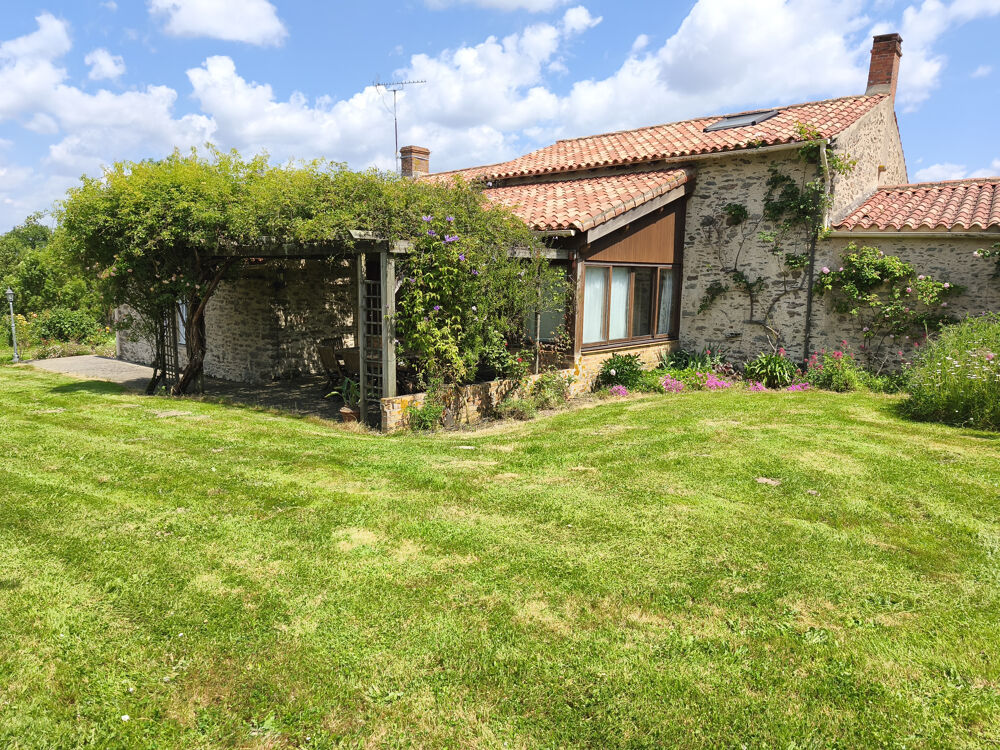 Demeure de charme en pierre sur 3 hectares Havre de paix et potentiel locatif