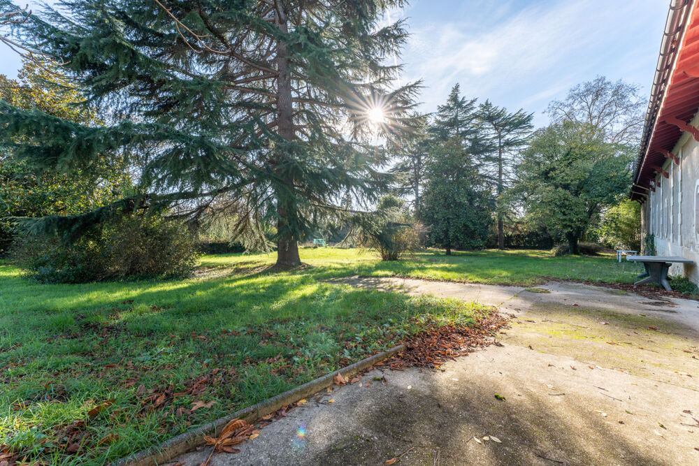 � vendre  Propri�t�/ch�teau Lestiac-sur-Garonne (33550)