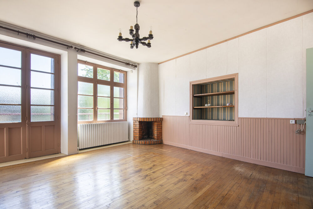 Maison de ville 6 pièces - Deux appartements. Cour intérieure