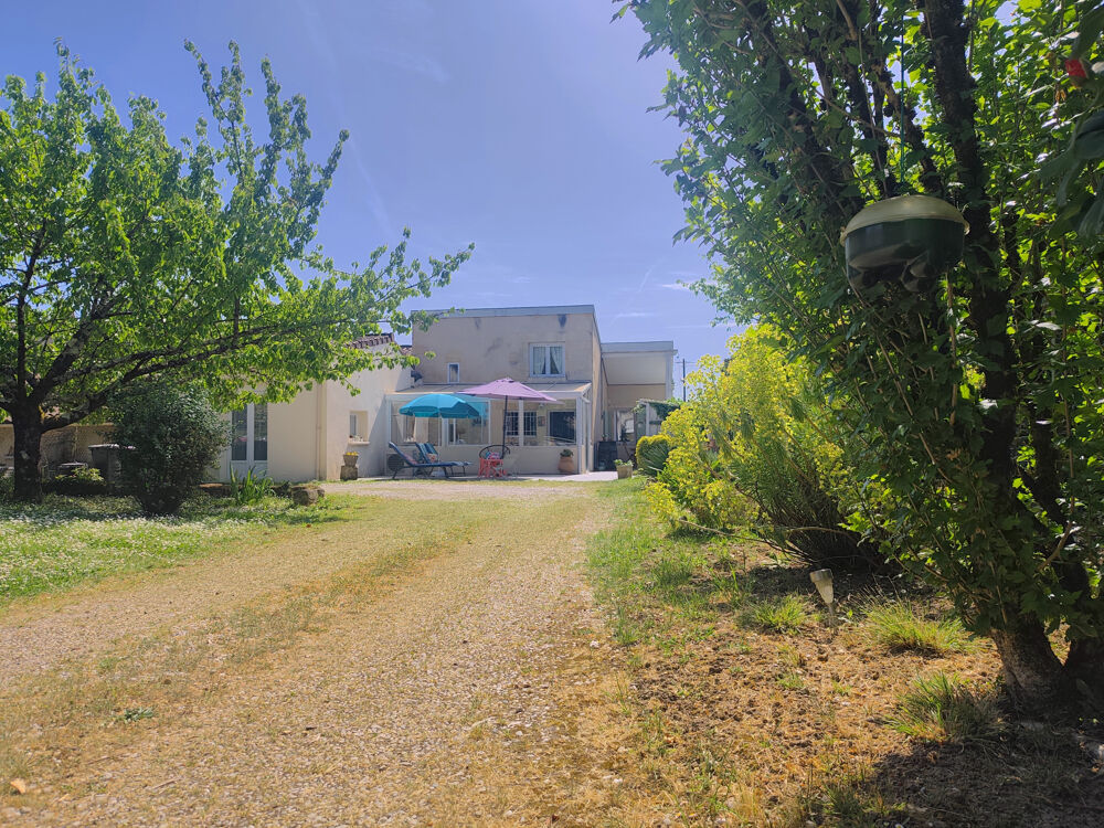 Charmante maison de plain-pied dans le coeur de l'Entre-deux-mers, au pied des coteaux