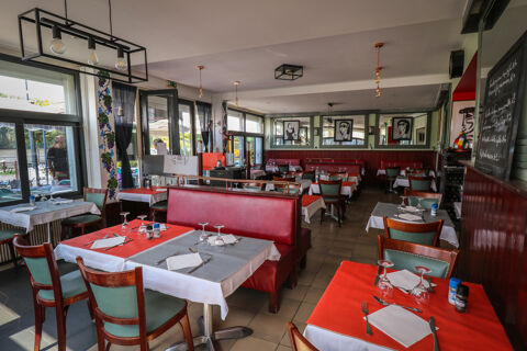   Fonds de commerce restaurant - brasserie + murs à vendre - Secteur Entre-deux-Mers - belle opportunité pour ce 