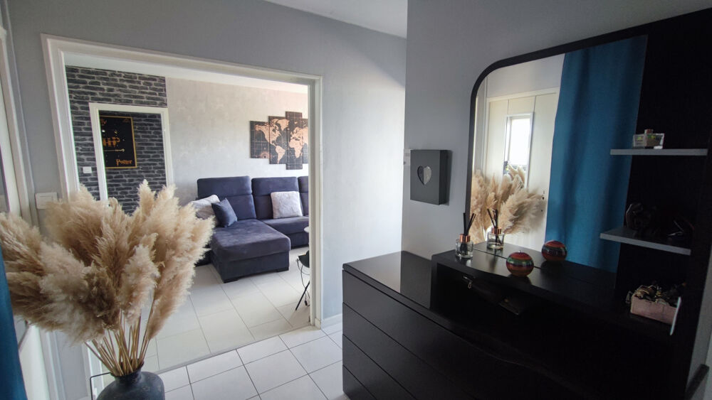 Appartement 5 pièces 84 m² · à Seloncourt · 84 m² · 56 000 €