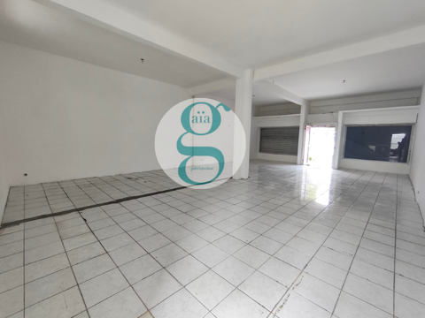  A LOUER LOCAL PRO/COMMERCIAL 88m2 - St André Ville 