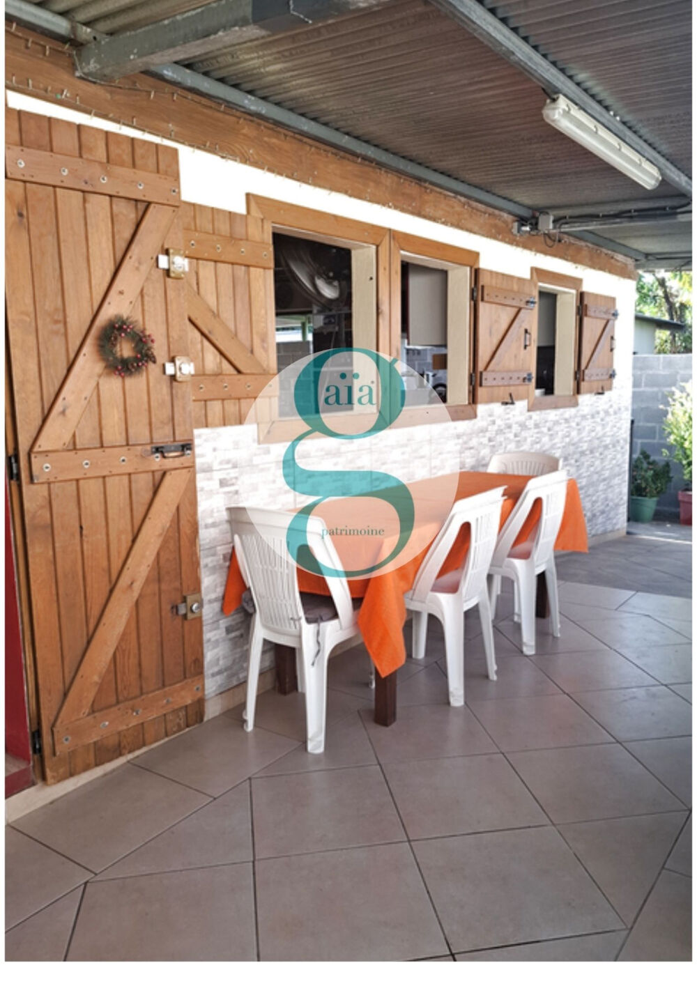 Charmante villa de type F4/5 de 135 m2 habitable sur 422 m2 de terrain à Cambuston, Saint André .