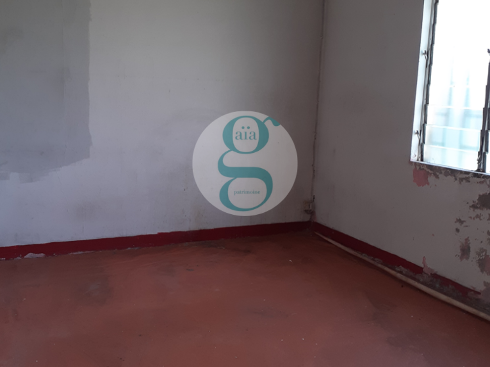 A vendre maison F4 de type satec, sur un terrain de 430 m2 , Saint André ville.