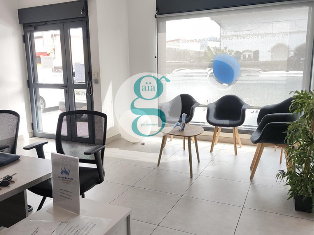   Local RDC - 70m2 - St André centre St andre