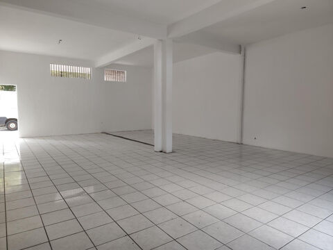A LOUER LOCAL PRO/COMMERCIAL 88m2 - St Andr&eacute; Ville 2200 97440 St andre